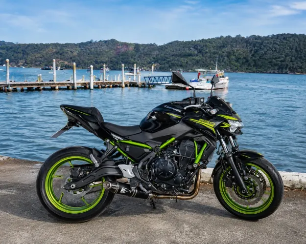 Kawasaki Z650 impecável único dono 