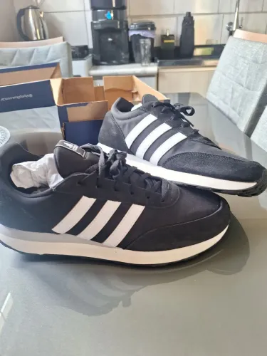 Adidas run 60s 3.0 42/43