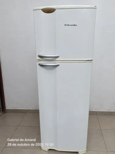 Geladeira funcionando-$700.00 em itajai.