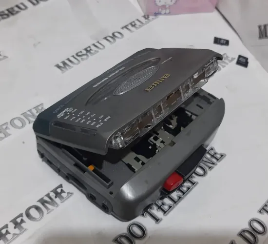 Walkman Aiwa rádio antigo toca fita funcionando 