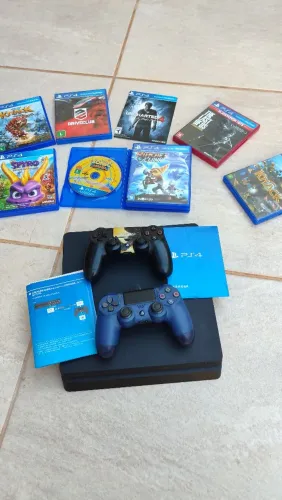 PS4 slim 500gb Completo + 8 Jogos + 2 controles