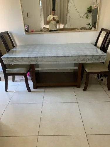 Mesa de Jantar 6 Lugares - 1,80m x 1,00m