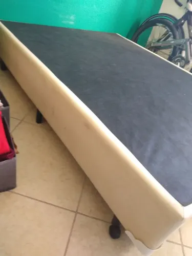Box de cama casal! Sem colchão! Venda urgente