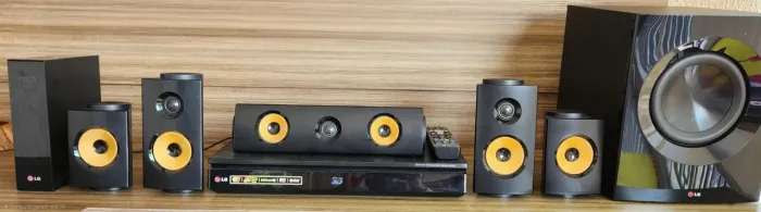 Home Theater LG BH7240BW 5.1 Canais-1200w RMS-Blu-ray Caixas Traseiras Sem Fio( Usado)