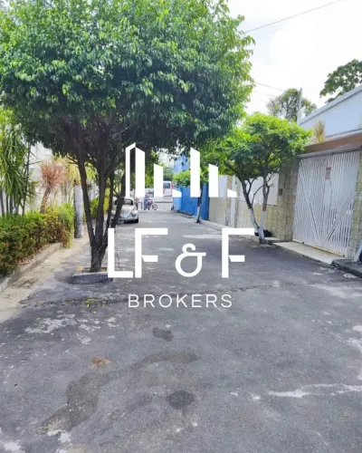 Casa com 2 quartos no Centro dispoível para locação!
