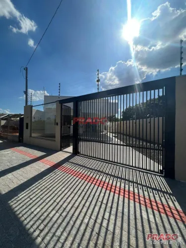 Casa para alugar em Maringá, Jardim Rebouças, com 3 quartos, com 100 m²