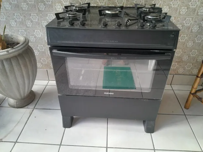 Fogão 5 bocas . Italiana.