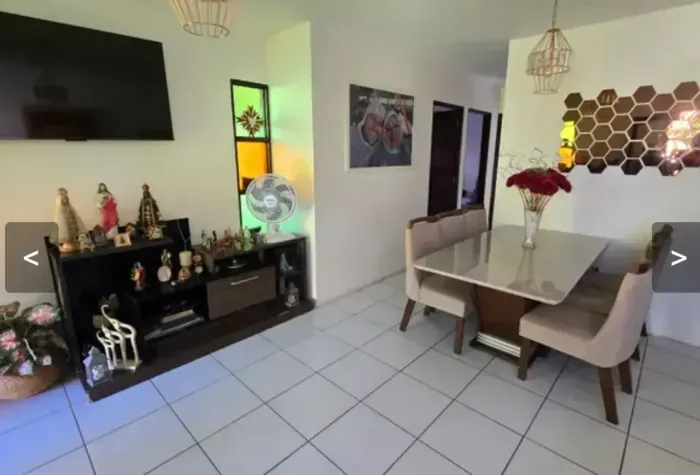 Casa Ampla no Antares  3 Quartos com Suíte Master e 5 Vagas!