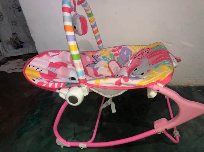 Vende-se Cadeirinha Vibratória