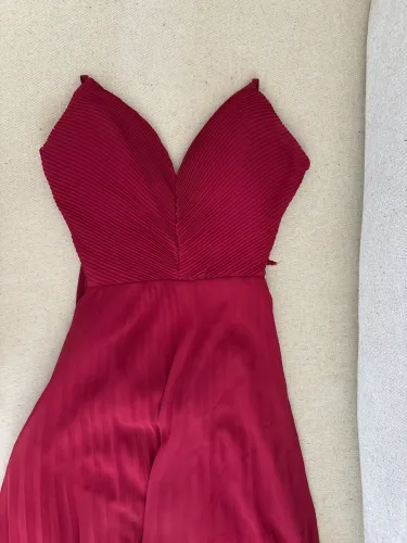 vestido festa marsala