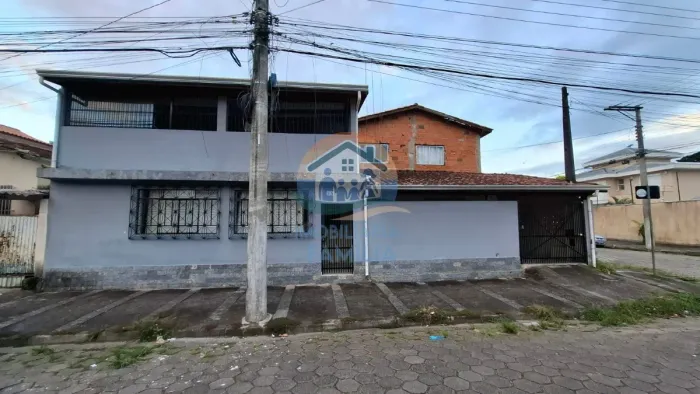 CASA À VENDA E LOCAÇÃO NO CAPUTERA LOCALIZAÇÃO ESTRATÉGICA EM CARAGUATATUBA