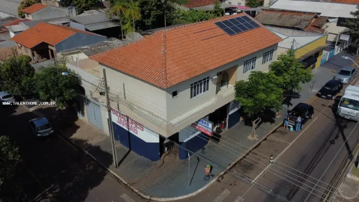 Imóvel Comercial para Venda em Ibiporã, 3 dormitórios, 1 suíte, 2 banheiros, 2 vagas