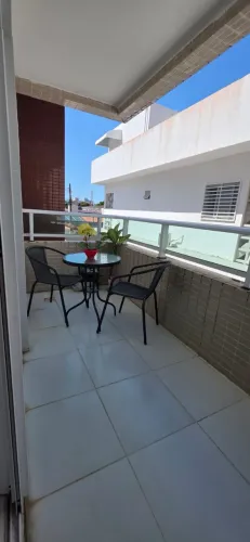 Viva o melhor do litoral em um apartamento espaçoso, ventilado e pronto para morar