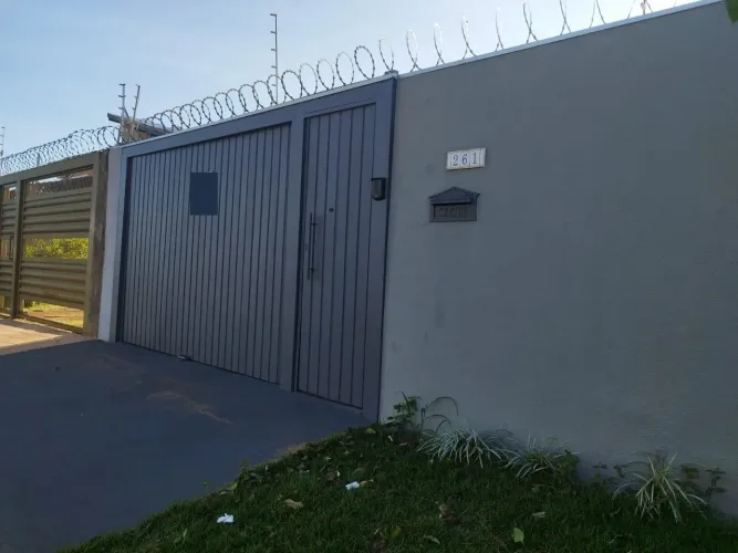 Casa Térrea à venda, 2 quartos, 1 suíte, 5 vagas, Tiradentes - Campo Grande/MS