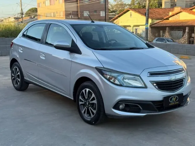 Chevrolet Onix Hatch LTZ 1.4 8V Flex Power Mec. 4P 2014