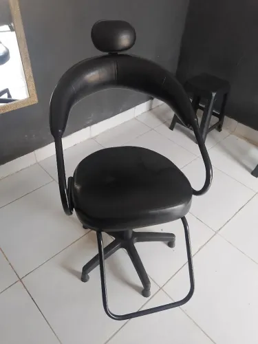 Vendo cadeira de barbearia seminova perfeita estado