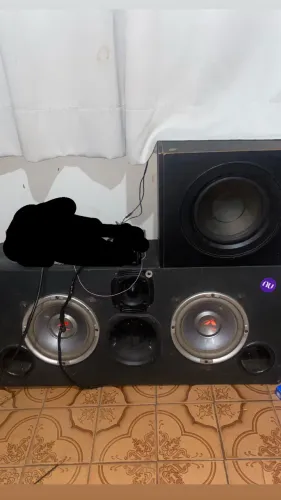 VENDO OU TROCO POR OUTRA CAIXA?SOM AUTOMOTIVO?
