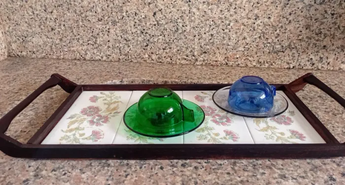 Bandeja madeira e azulejos
