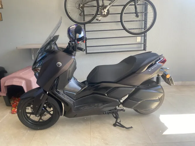 Xmax 300 conect 