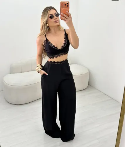 conjunto de calça e croped