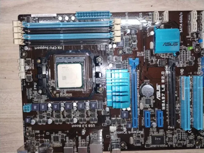 Placa-mãe Asus M5a97 Le R2.0 Am3+ Ddr3 Amd 970 Usada