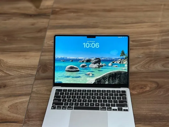 MACBOOK