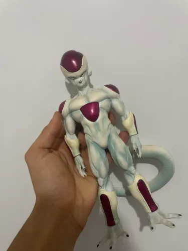 Action figure freeza