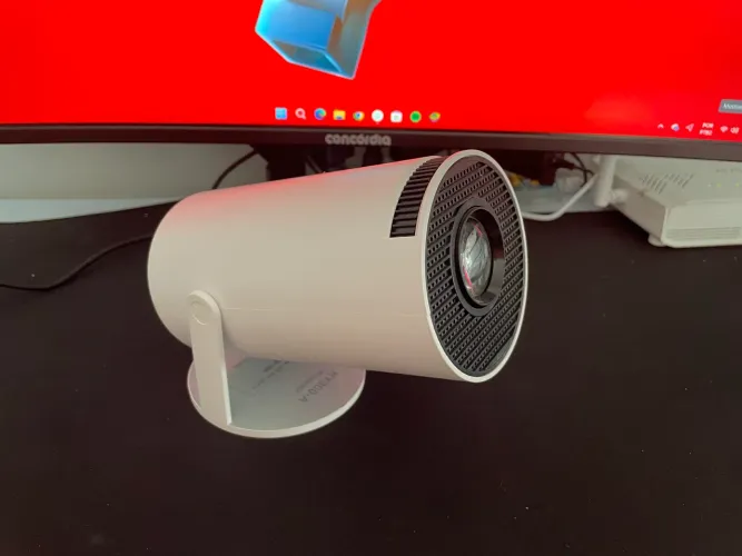 Mini Projetor HY300-A Android 11 Wi-Fi Bluetooth HD 720p