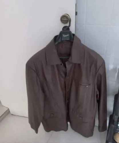 JAQUETA EM COURO LEGITIMO MASCULINA