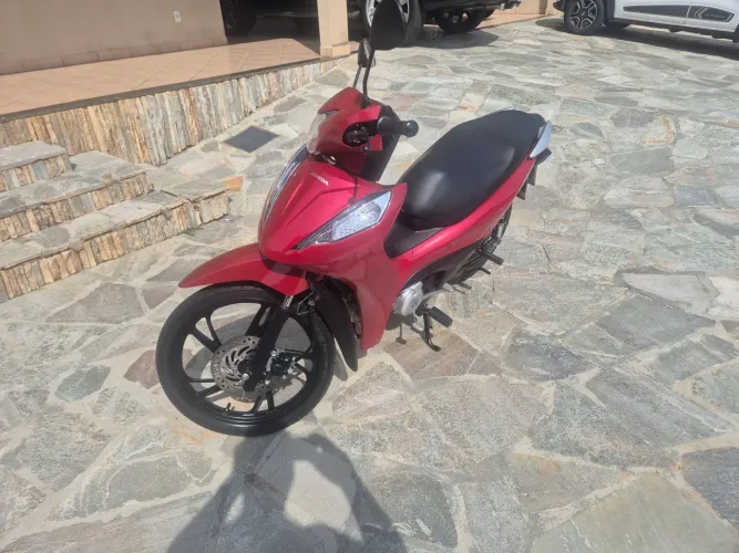 Biz 125 ex muito nova... sem detalhes