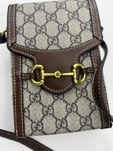 Bolsa Tiracolo Gucci 1955 Horsebit Mini Monograma