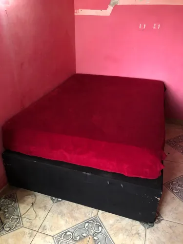 Cama de casal completa (colchão + baú)