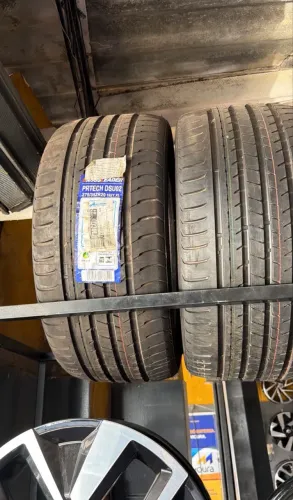 Par de Pneus 275/35 R20 (ideal para perfil traseiro)
