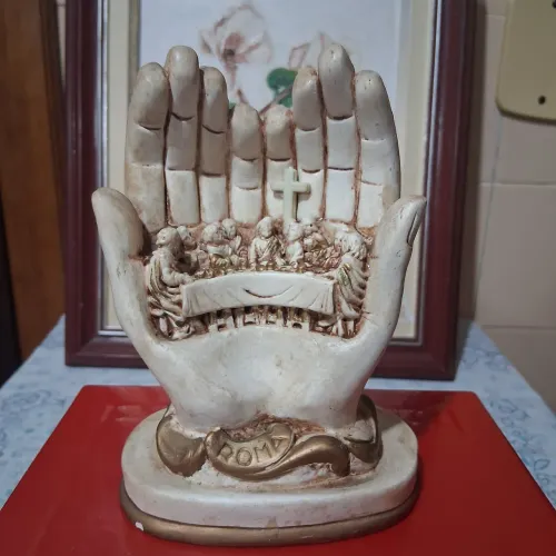 Santa Ceia, nas mãos,  perfeito..