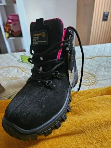 Bota Coturno de segurança feminina