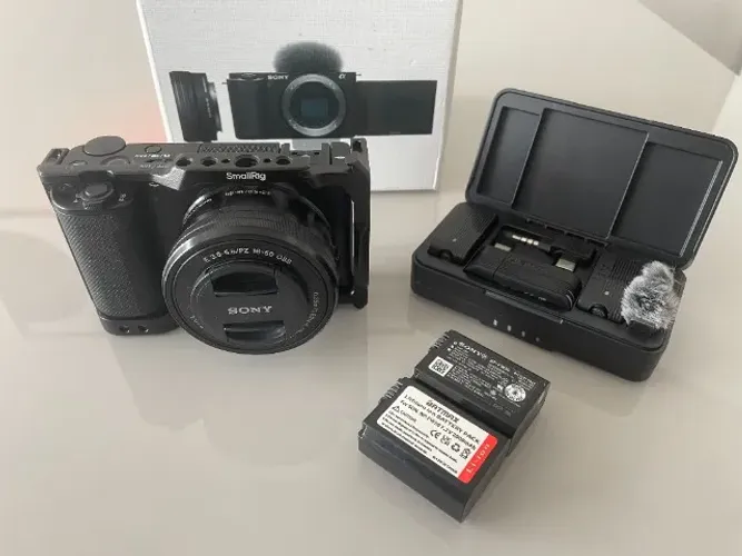 Kit Câmera Sony Zve-10 c/ Lente + Cage Smallrig + Bateria extra + Lapela Ulanzi A100