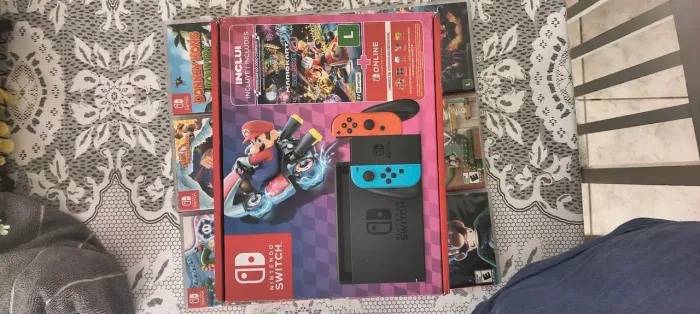 Nintendo Switch V2 com 6 Jogos Físicos + Controle