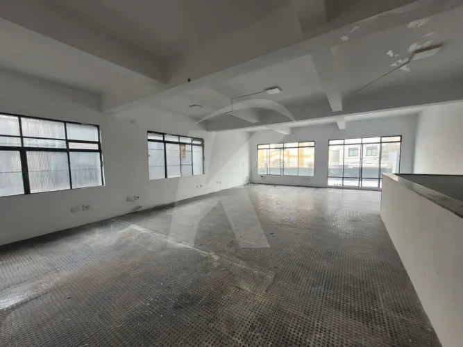 Prédio comercial - Primeiro e segundo andar para locação no Imirim com 03 andares.