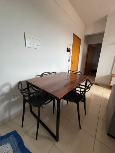 Mesa + 4 cadeiras