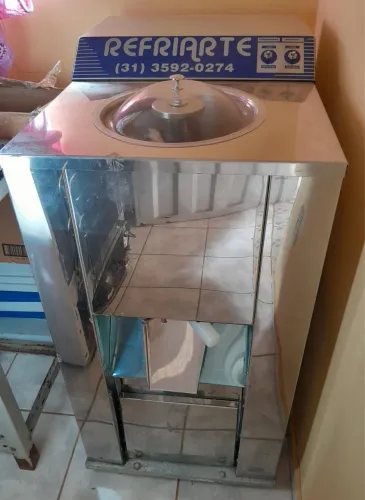 Produtora de sorvetes e açaí 