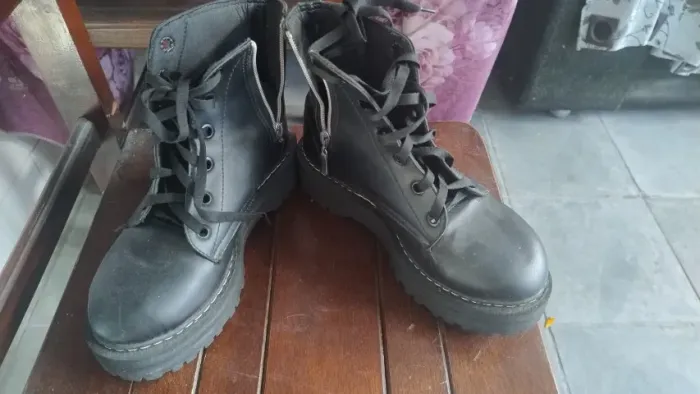 Bota Estilo Coturno Feminino