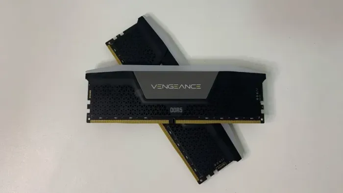 64GB (2X32GB) CORSAIR VENGEANCE PRO RGB 5200MHZ