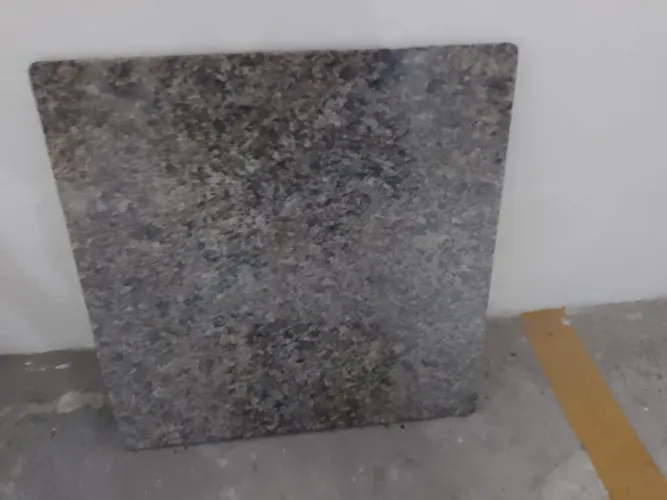 Pedra de granito cinza 60x60cm( espessura 2cm) tampo (retalho)