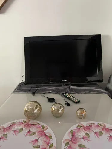 TV CCE 32,LCD em excelente estado de uso, única dona.