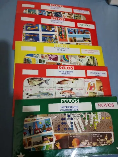 500 selos novo diferentes dos correios em 5 envelopes 