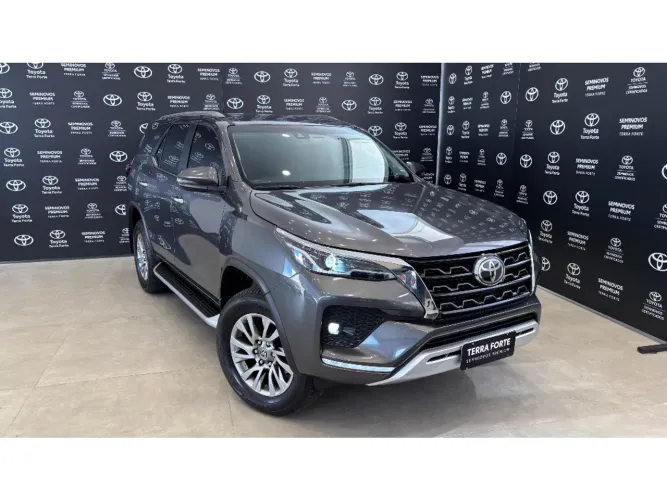 Toyota Hilux SW4 SRX 4X4 2.8 TDI 16V Dies. Aut. 2021