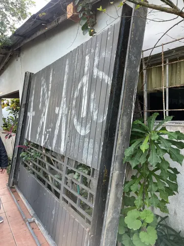 Portão eletrônico vasculante com entrada social