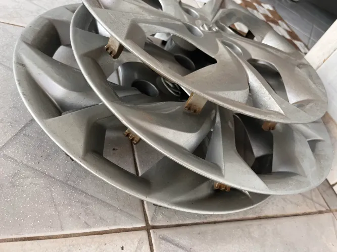 VENDO CALOTAS HB20 aro 15