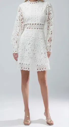 Vestido renda guipir branco curto