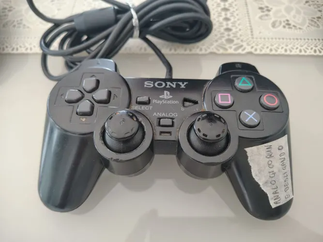 Controle original de PS2 série A( defeito )